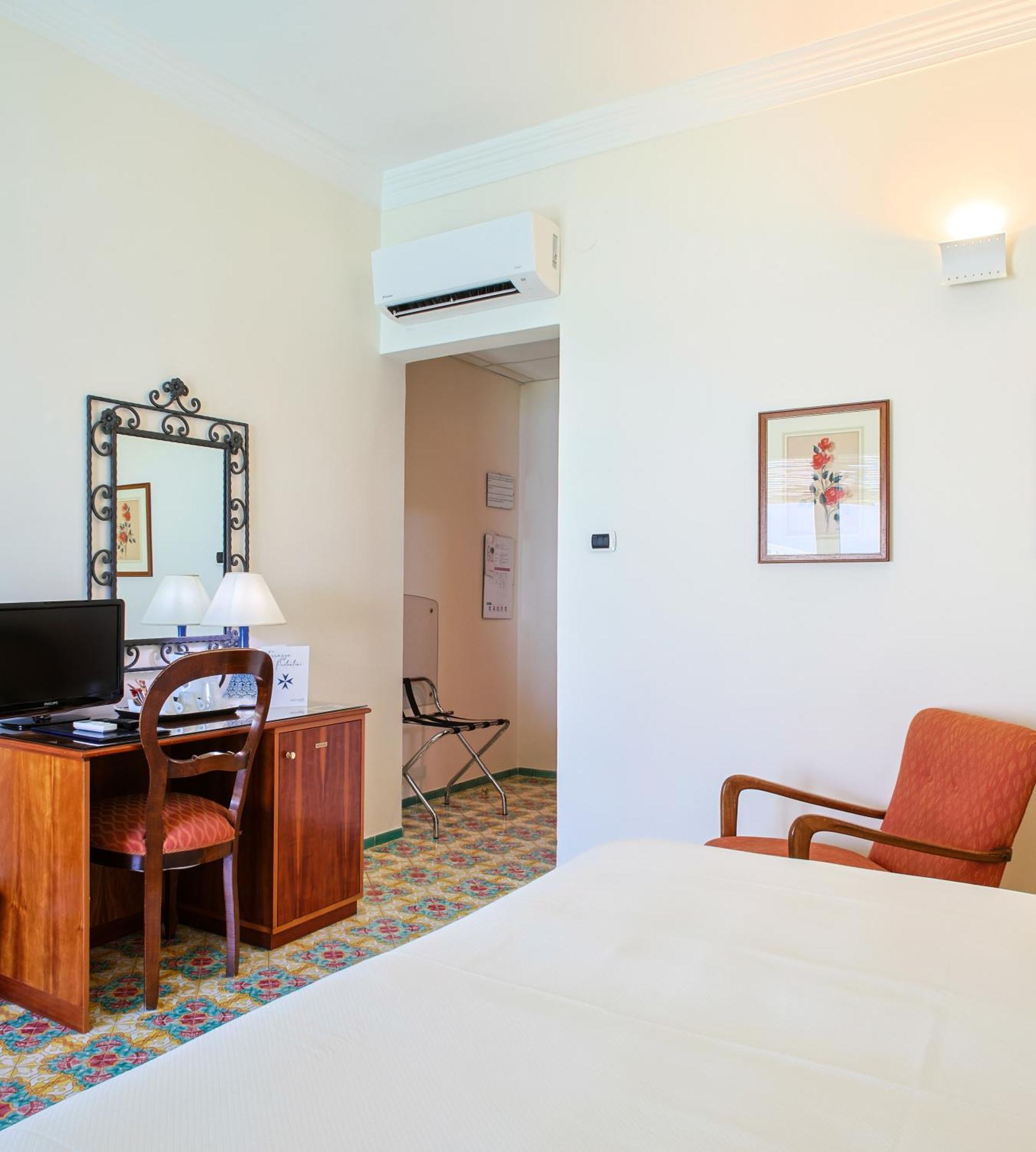 Hotel Aurora Амалфи Екстериор снимка