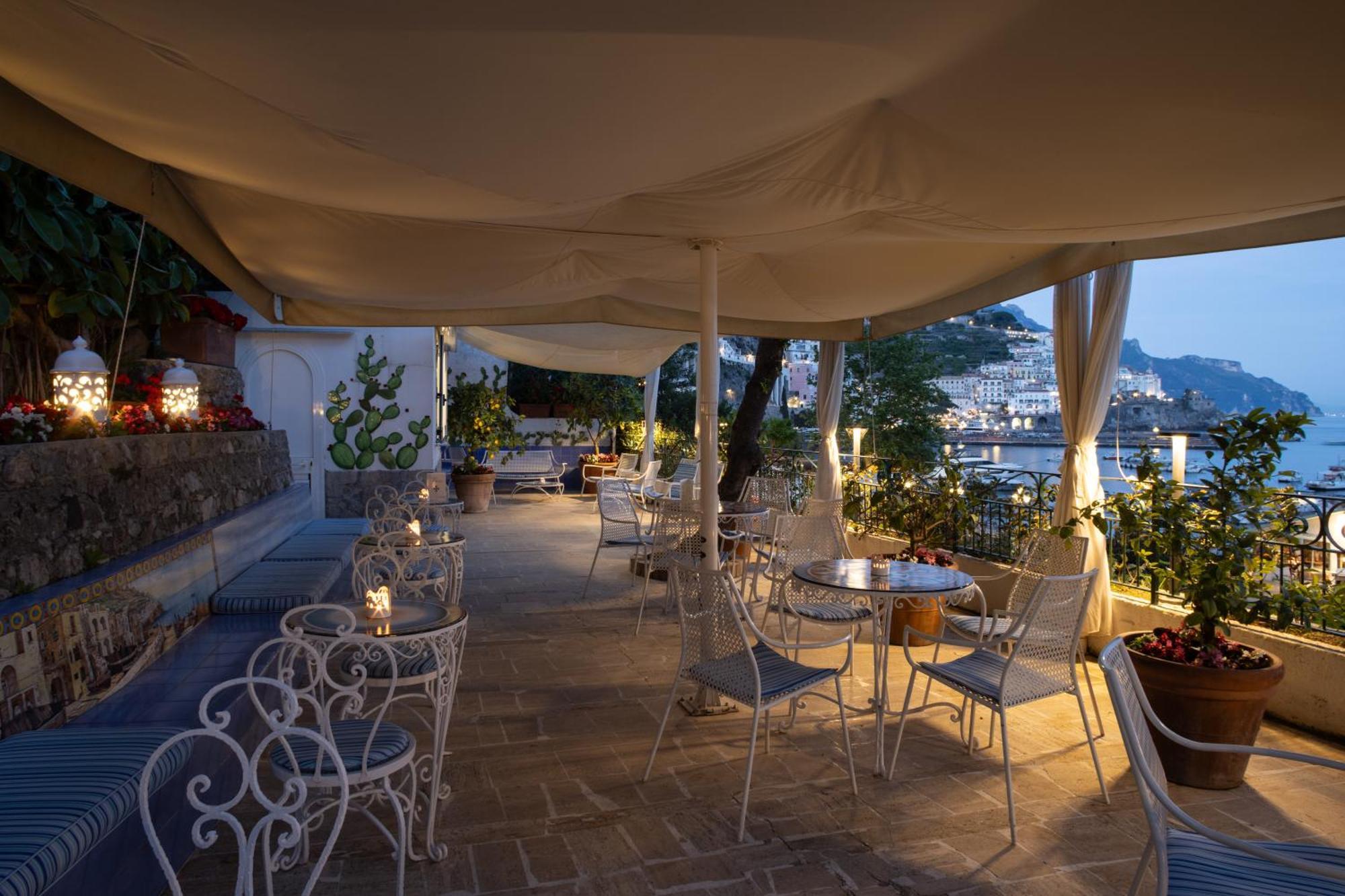Hotel Aurora Амалфи Екстериор снимка