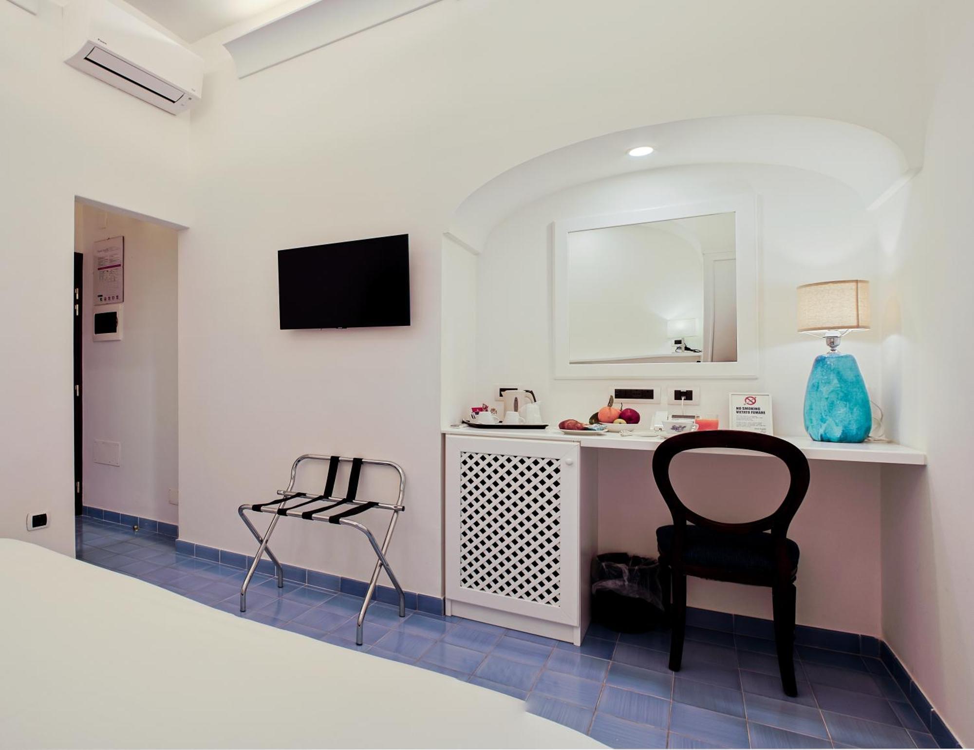Hotel Aurora Амалфи Екстериор снимка