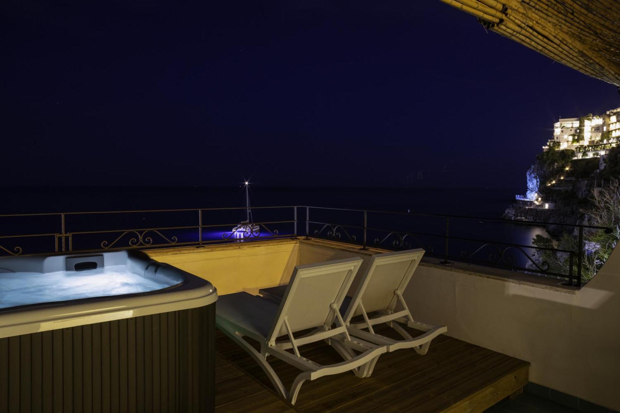 Hotel Aurora Амалфи Екстериор снимка